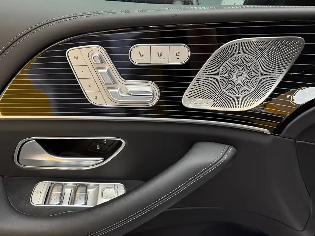 Mercedes-Benz GLS — фото 10