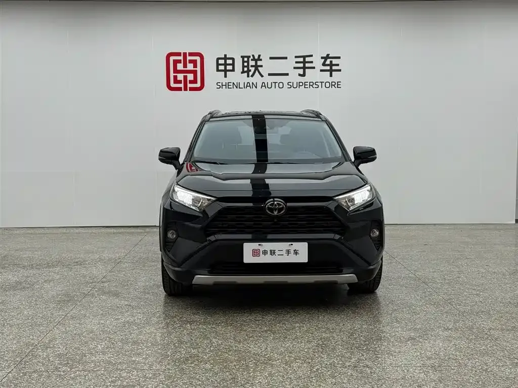 Toyota RAV4 — фото 3