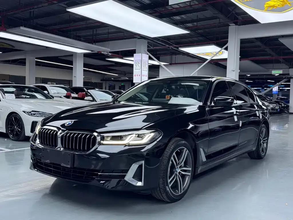 BMW 5 Series — фото 1