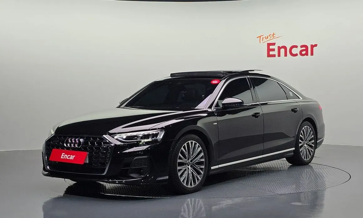 Audi A8 — фото 1