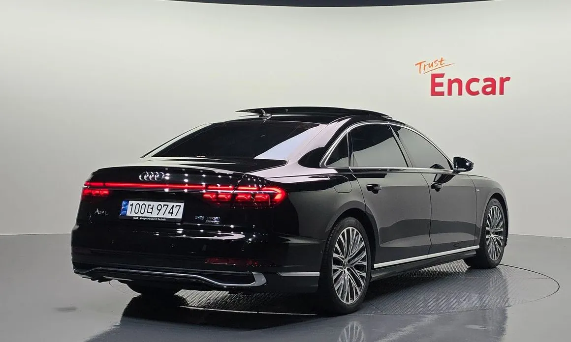 Audi A8 — фото 5