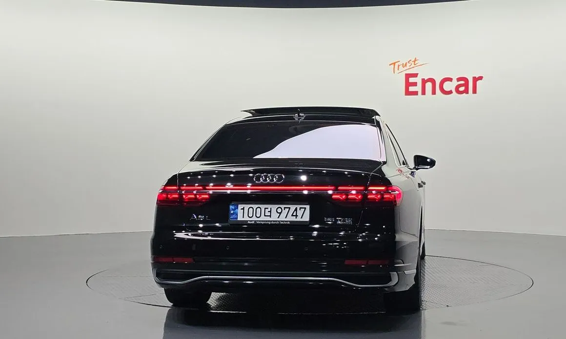 Audi A8 — фото 2