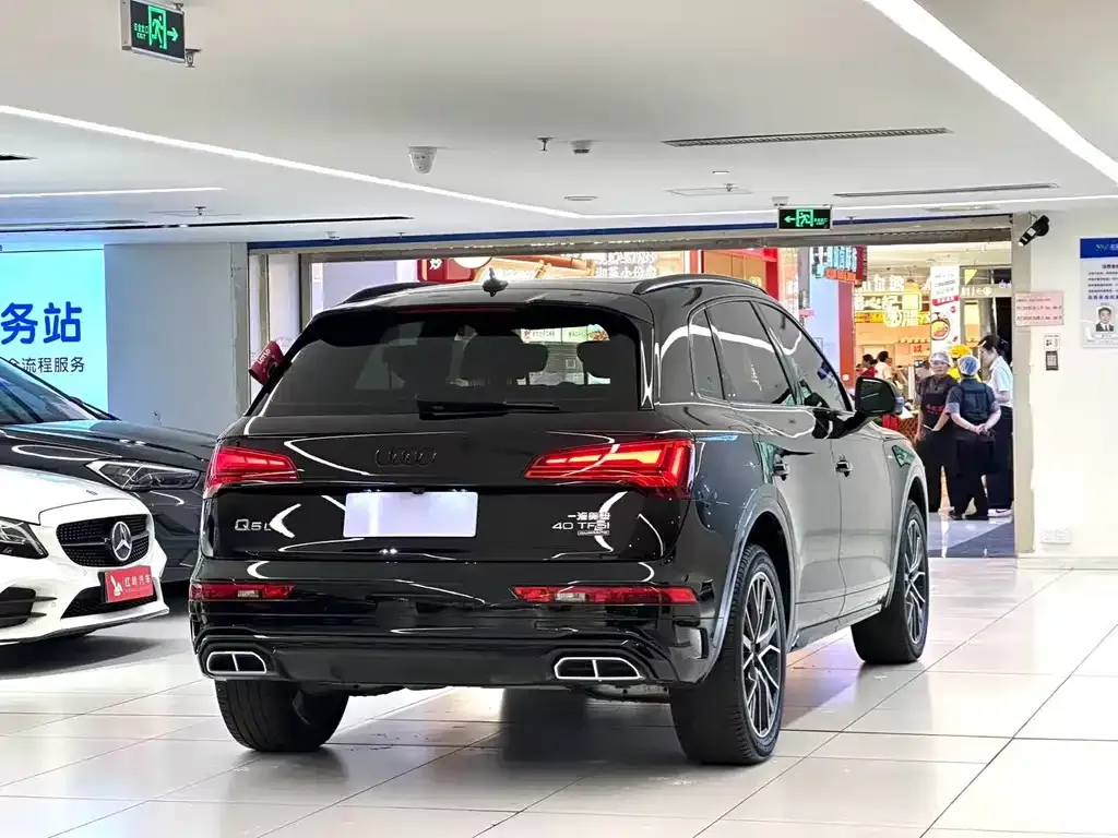 Audi Q5L — фото 4