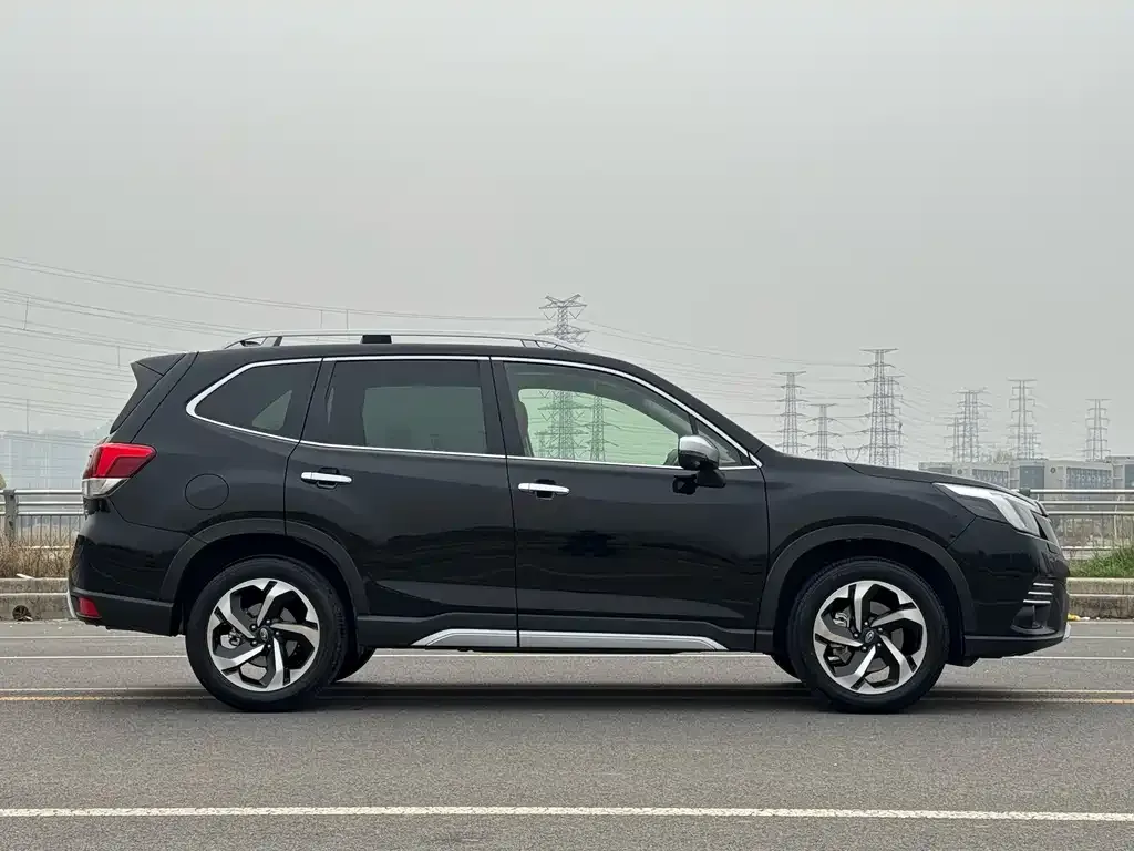 Subaru Forester — фото 7