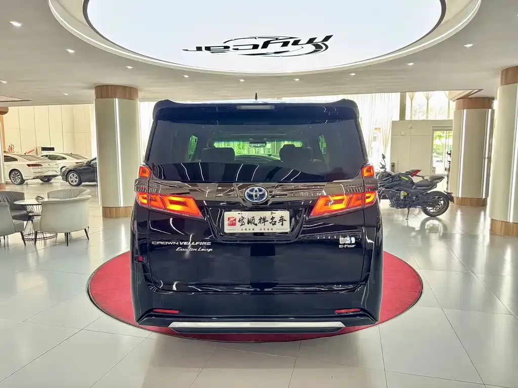 Toyota Vellfire — фото 10
