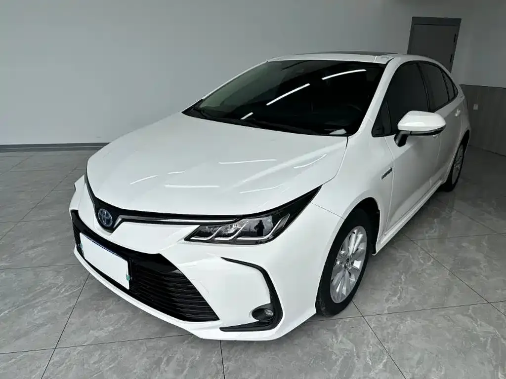 Toyota Corolla — фото 1