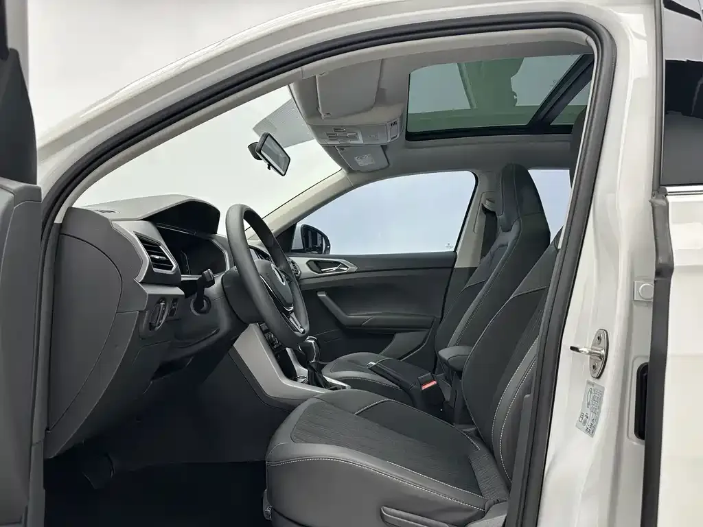 Volkswagen T-Cross — фото 10