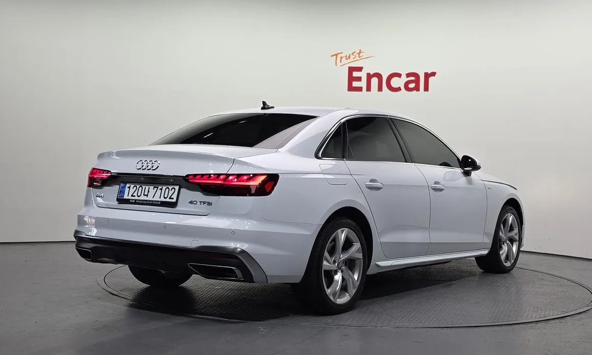 Audi A4 — фото 7