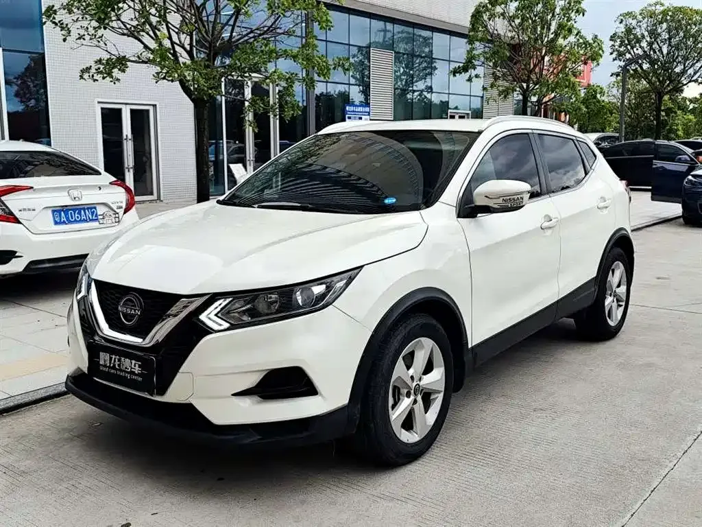 Nissan Qashqai — фото 1