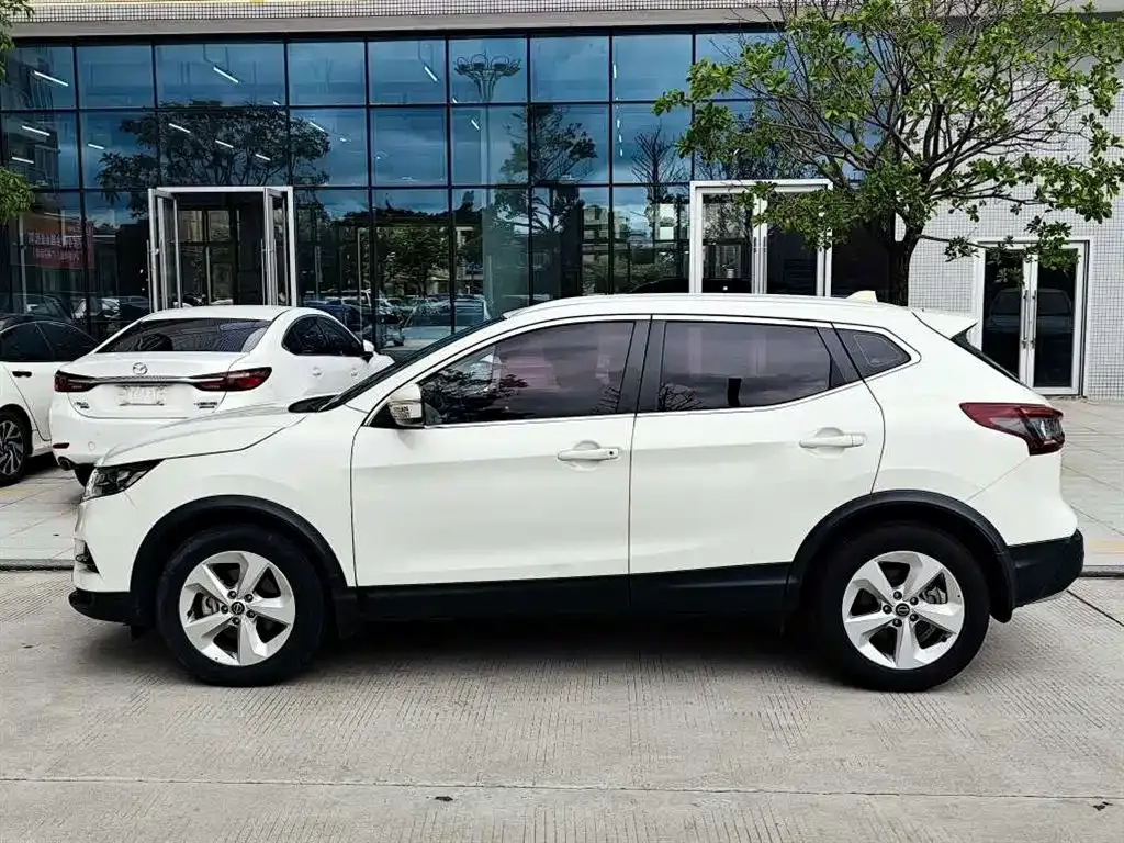 Nissan Qashqai — фото 4