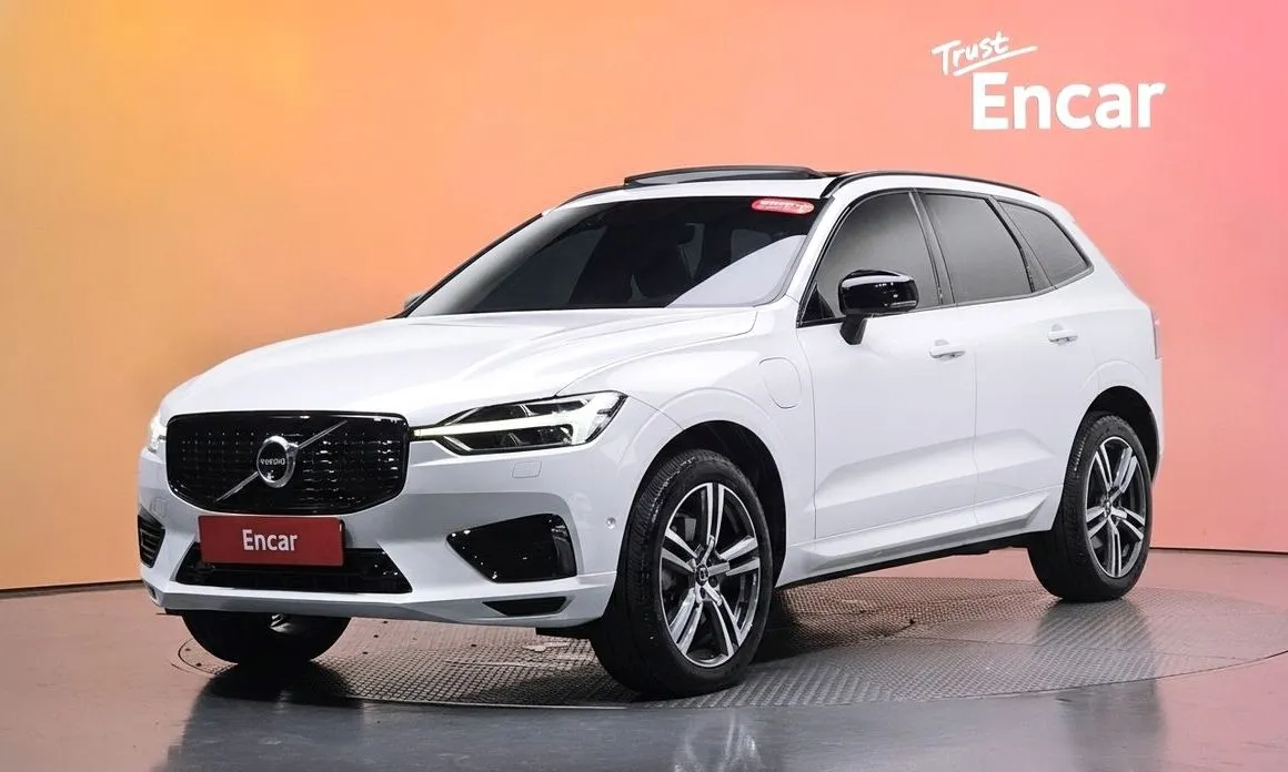 Volvo XC60 — фото 1