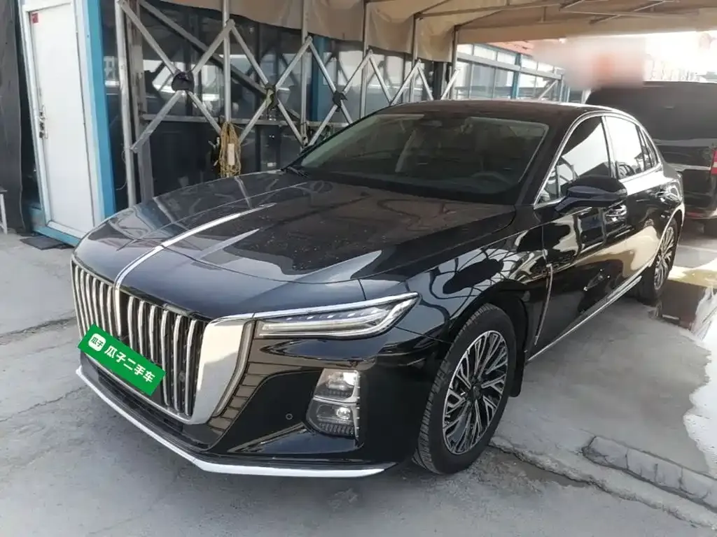 Hongqi H5 — фото 1