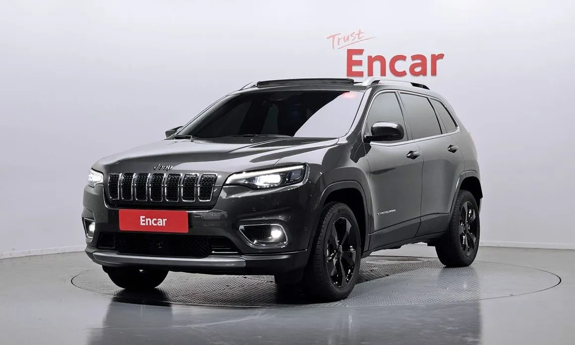 Jeep Cherokee — фото 1