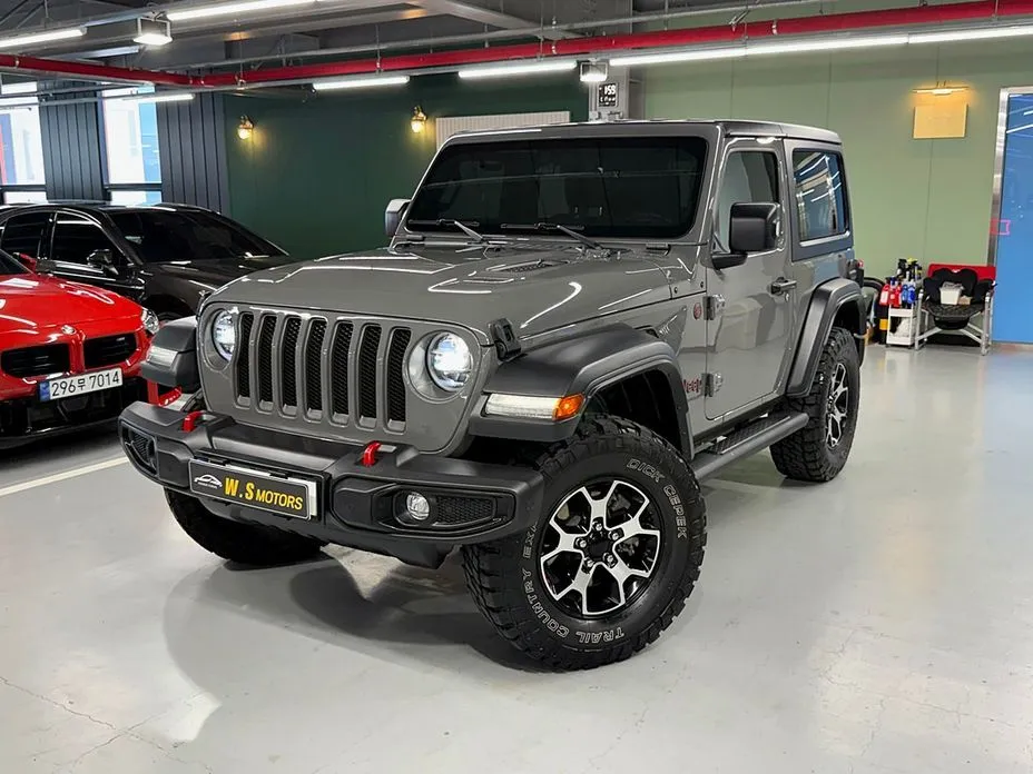 Jeep Wrangler — фото 1
