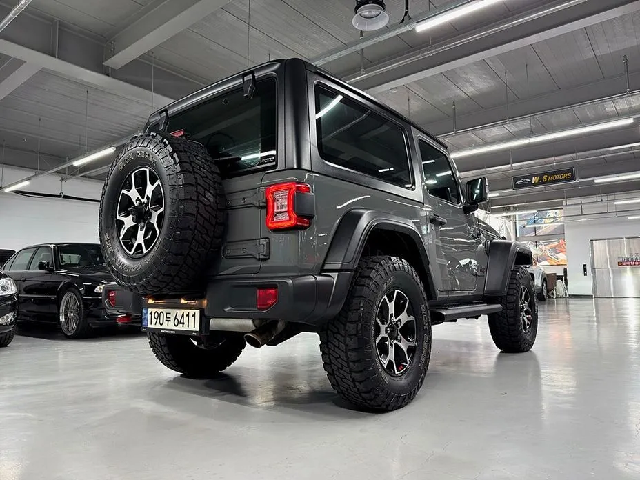 Jeep Wrangler — фото 6