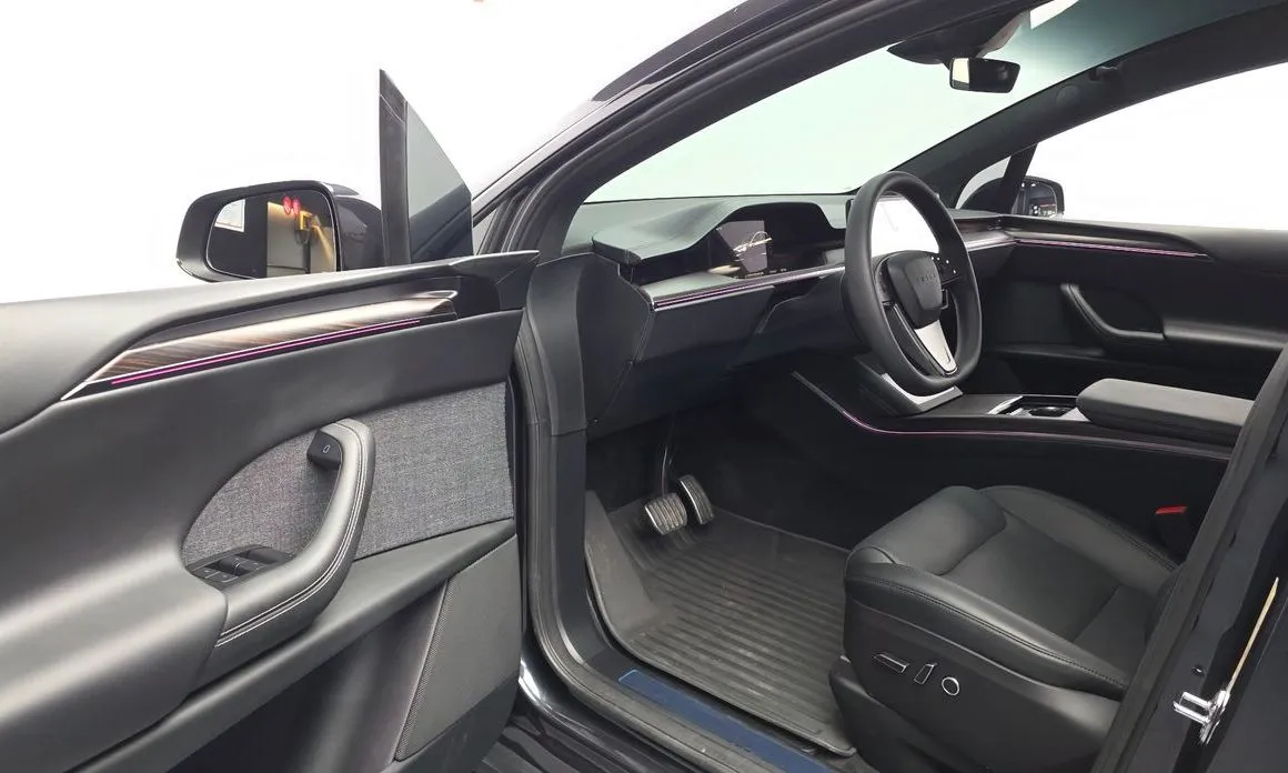 Tesla Model X — фото 6