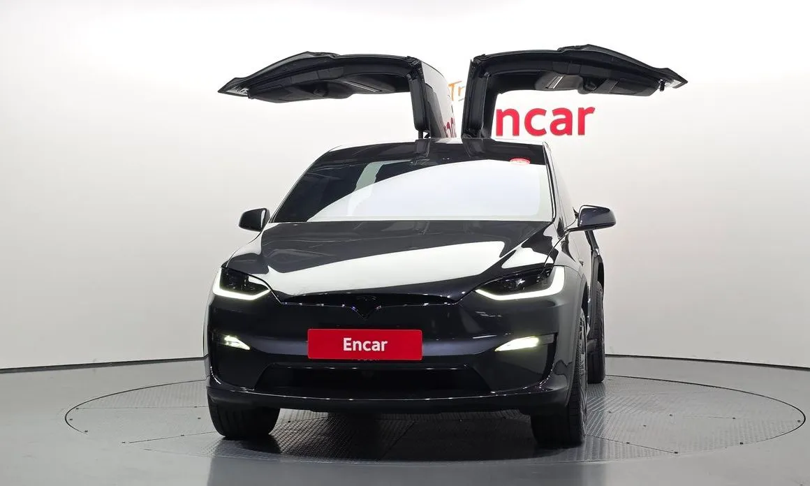 Tesla Model X — фото 2