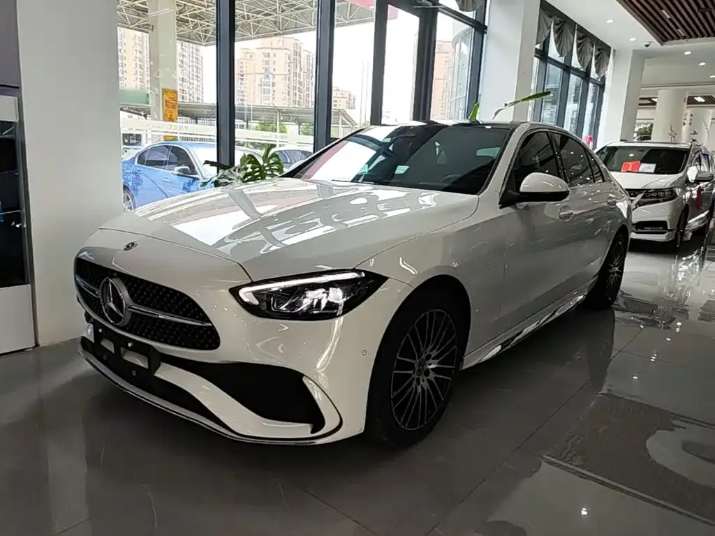 Mercedes-Benz C-Class — фото 1