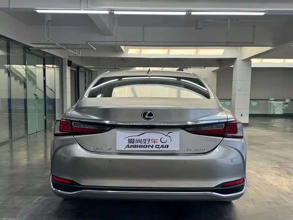 Lexus ES — фото 4