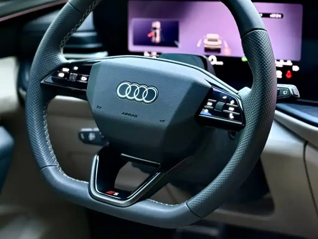 Audi Q5L — фото 3