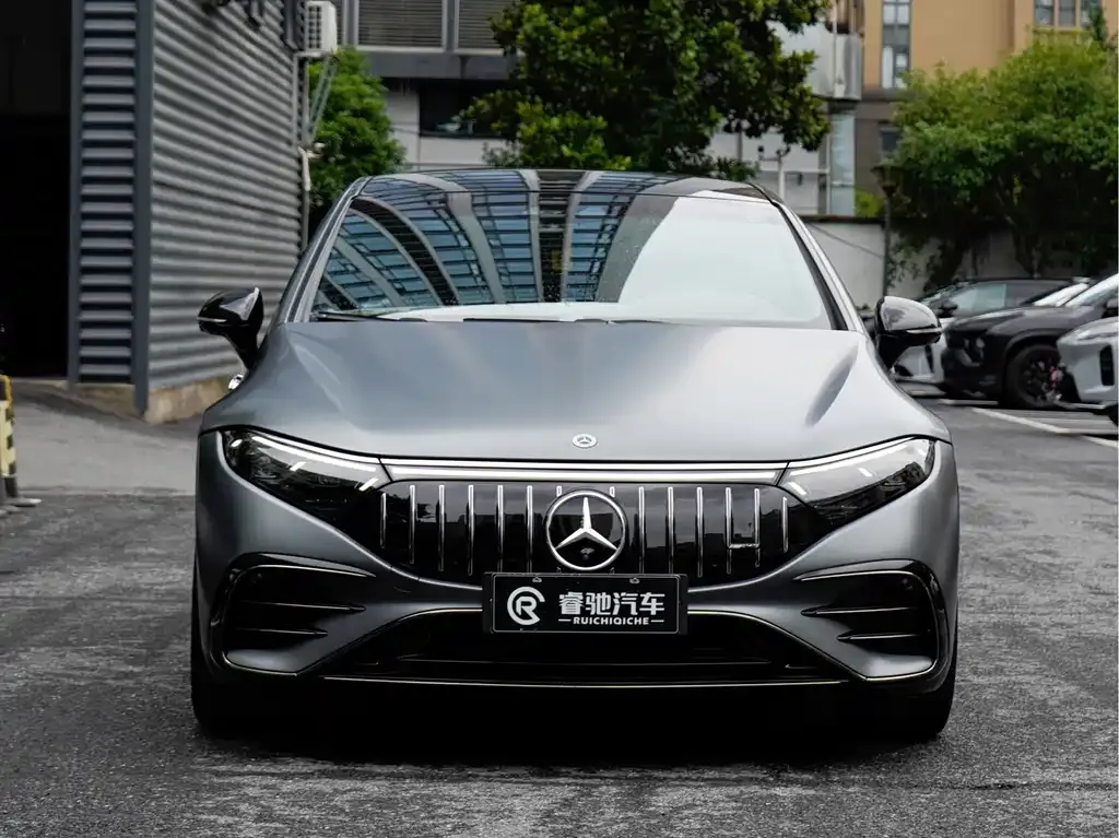 Mercedes-Benz EQS AMG — фото 10