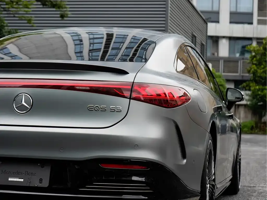 Mercedes-Benz EQS AMG — фото 3