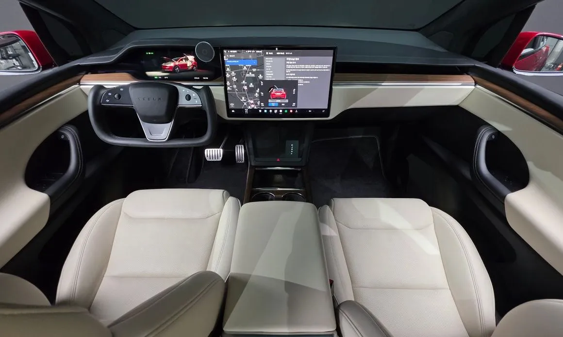 Tesla Model X — фото 3