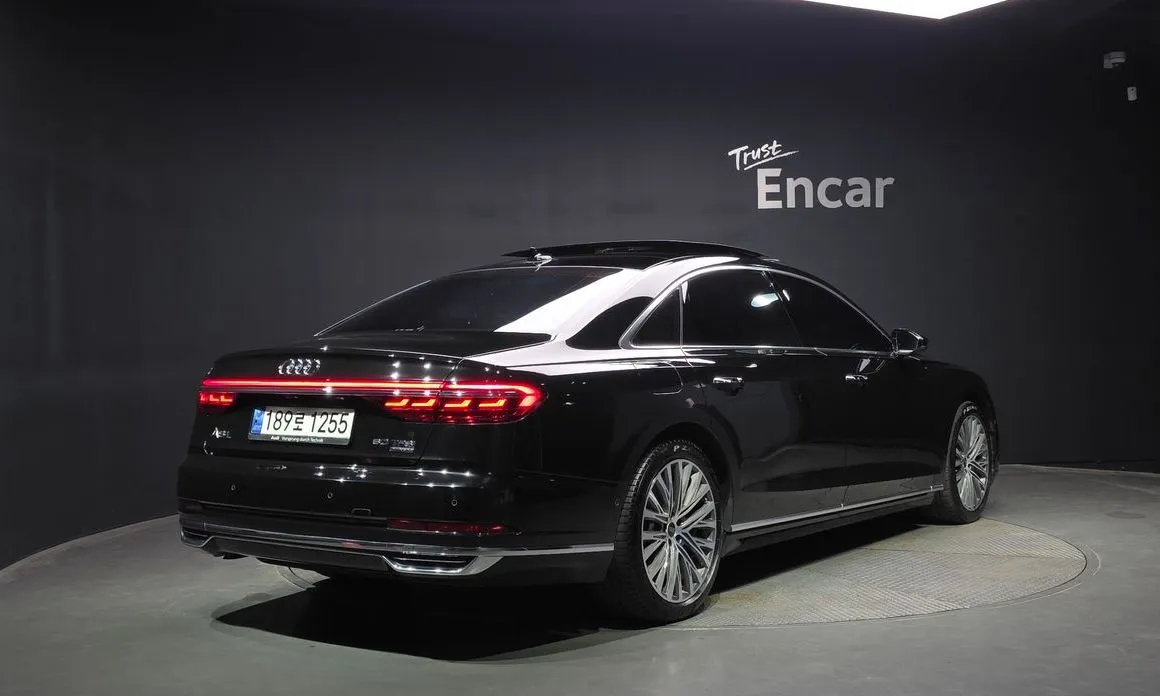 Audi A8 — фото 3