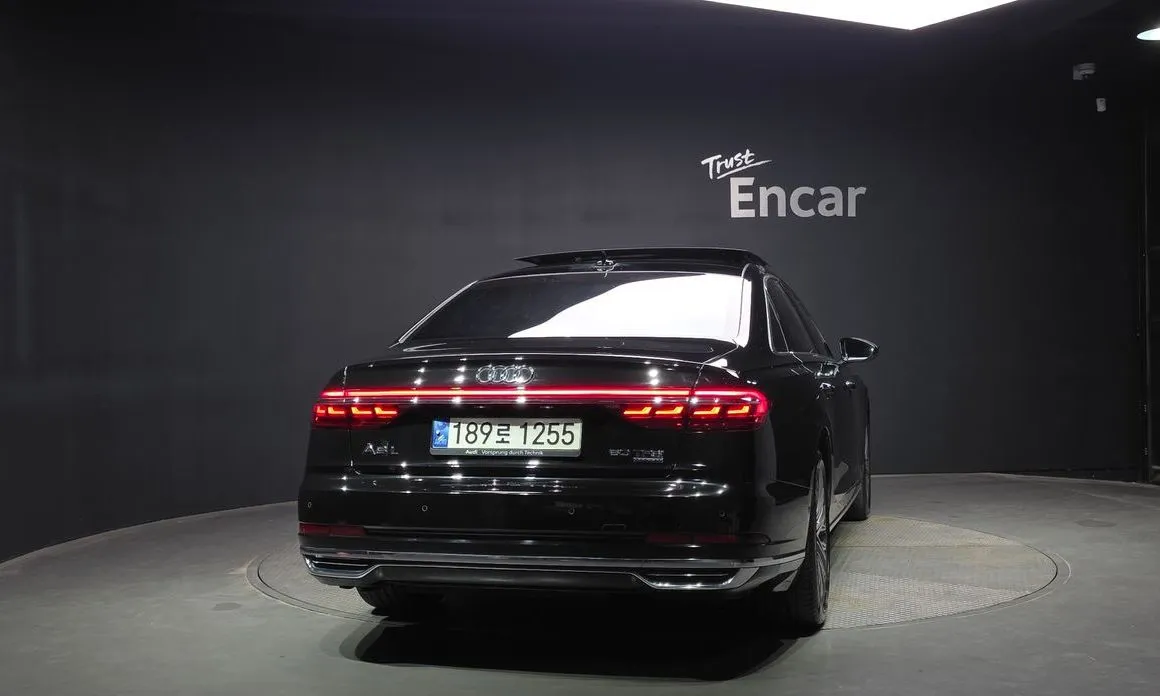 Audi A8 — фото 4
