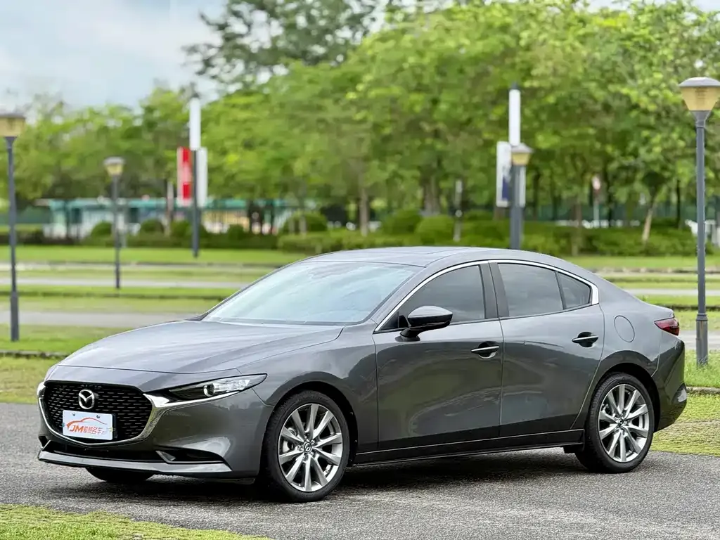 Mazda 3 Axela — фото 1
