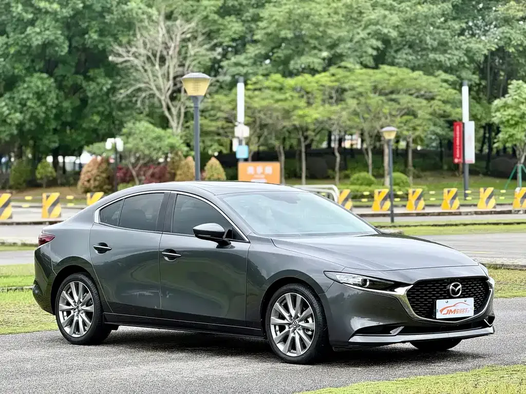 Mazda 3 Axela — фото 10