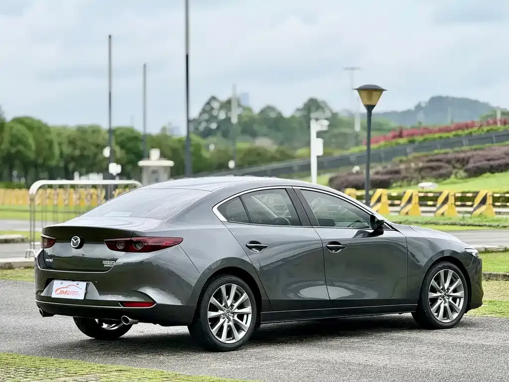 Mazda 3 Axela — фото 7