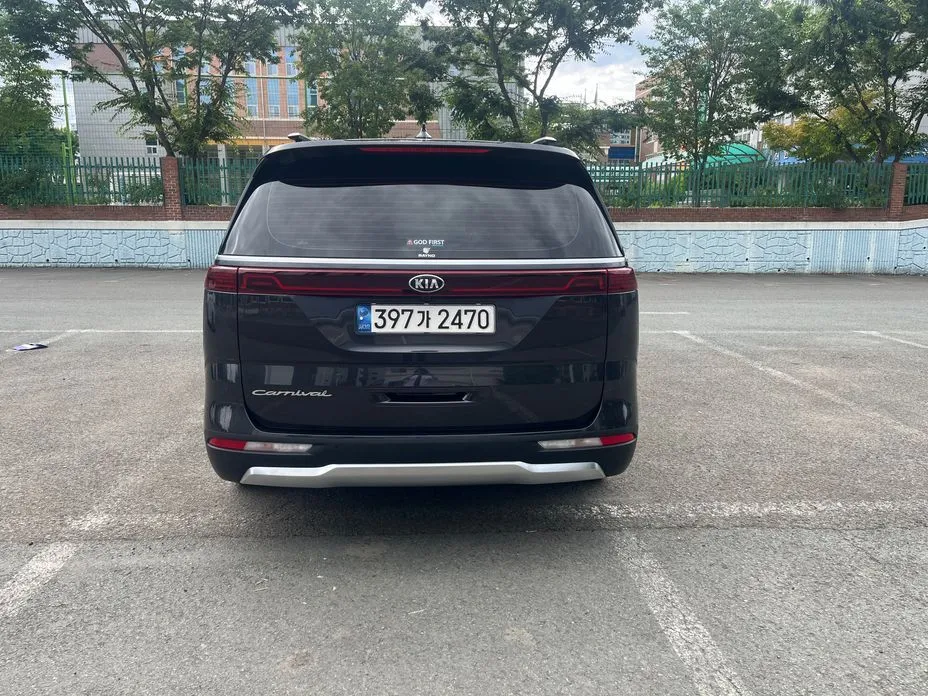 Kia Carnival — фото 10