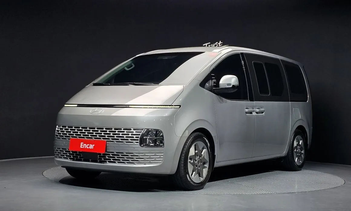 Hyundai Staria — фото 1