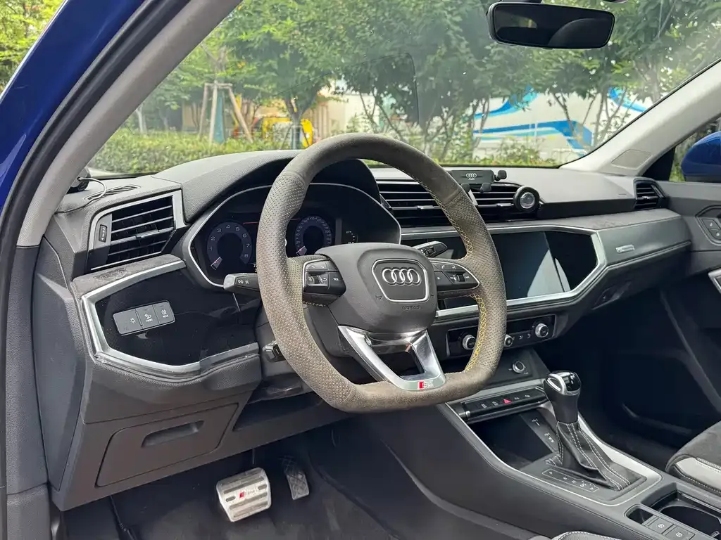 Audi Q3 — фото 7