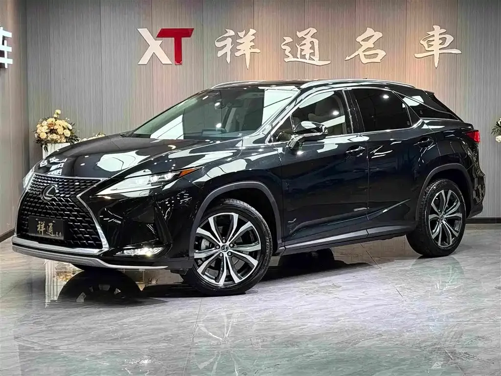 Lexus RX — фото 1