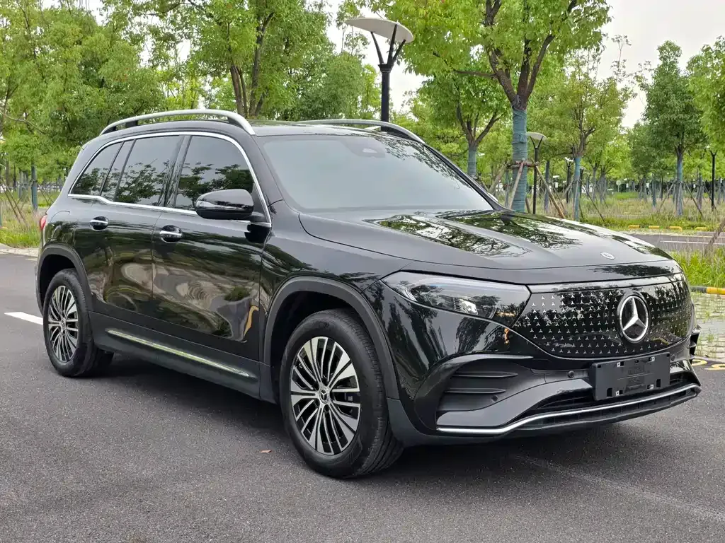 Mercedes-Benz EQB — фото 10