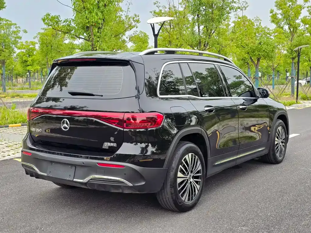 Mercedes-Benz EQB — фото 5