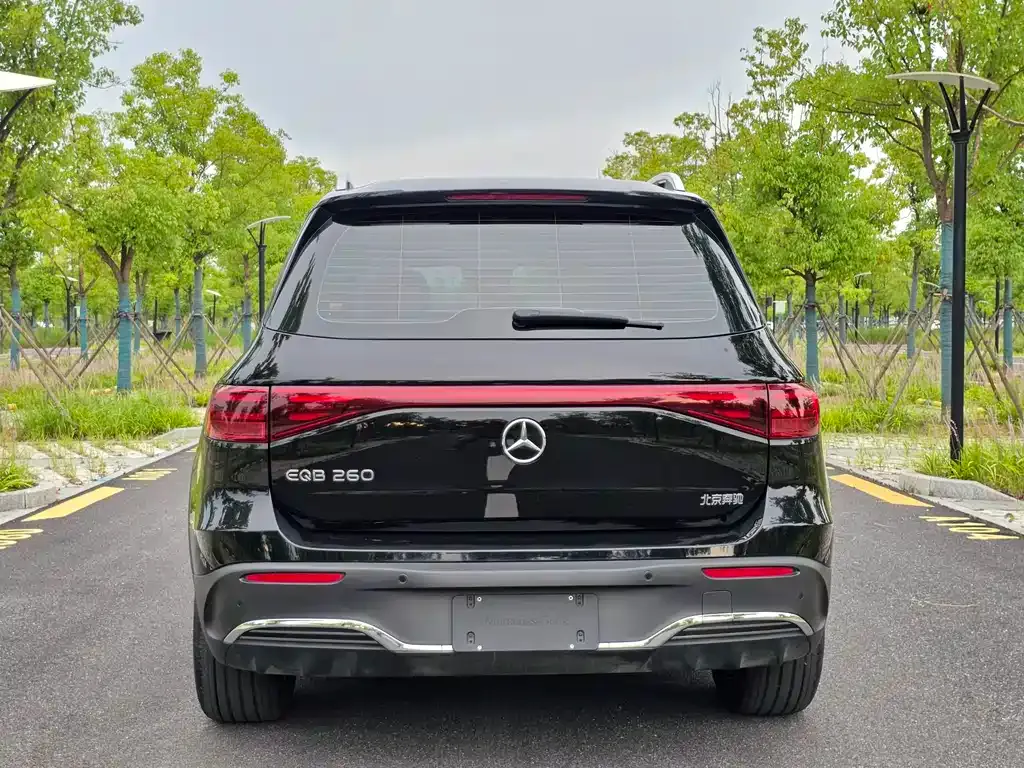 Mercedes-Benz EQB — фото 4