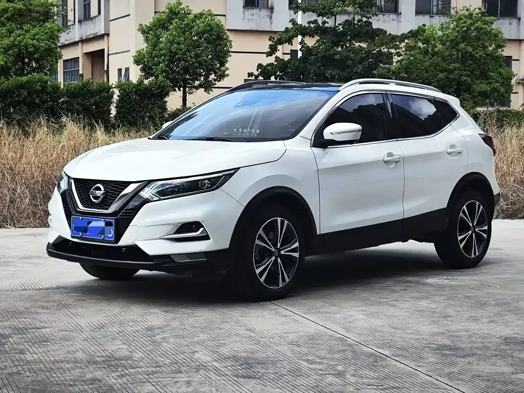 Nissan Qashqai — фото 1