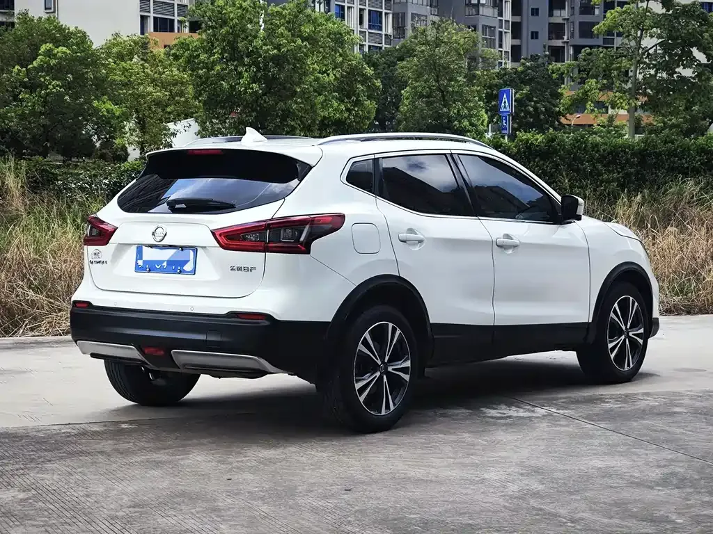 Nissan Qashqai — фото 6