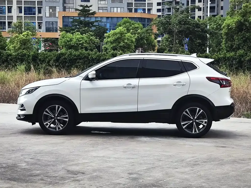 Nissan Qashqai — фото 10