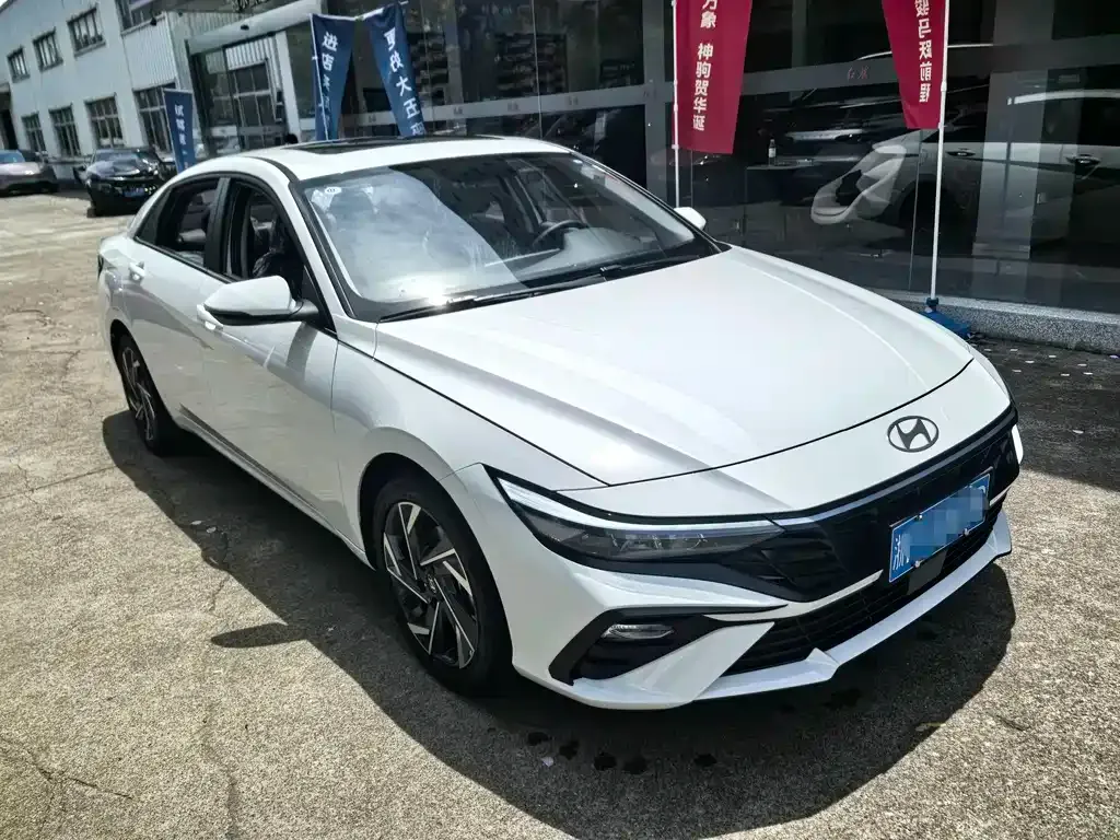 Hyundai Elantra — фото 8