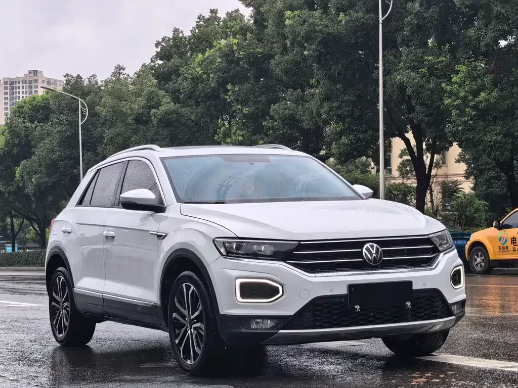 Volkswagen T-Roc — фото 5