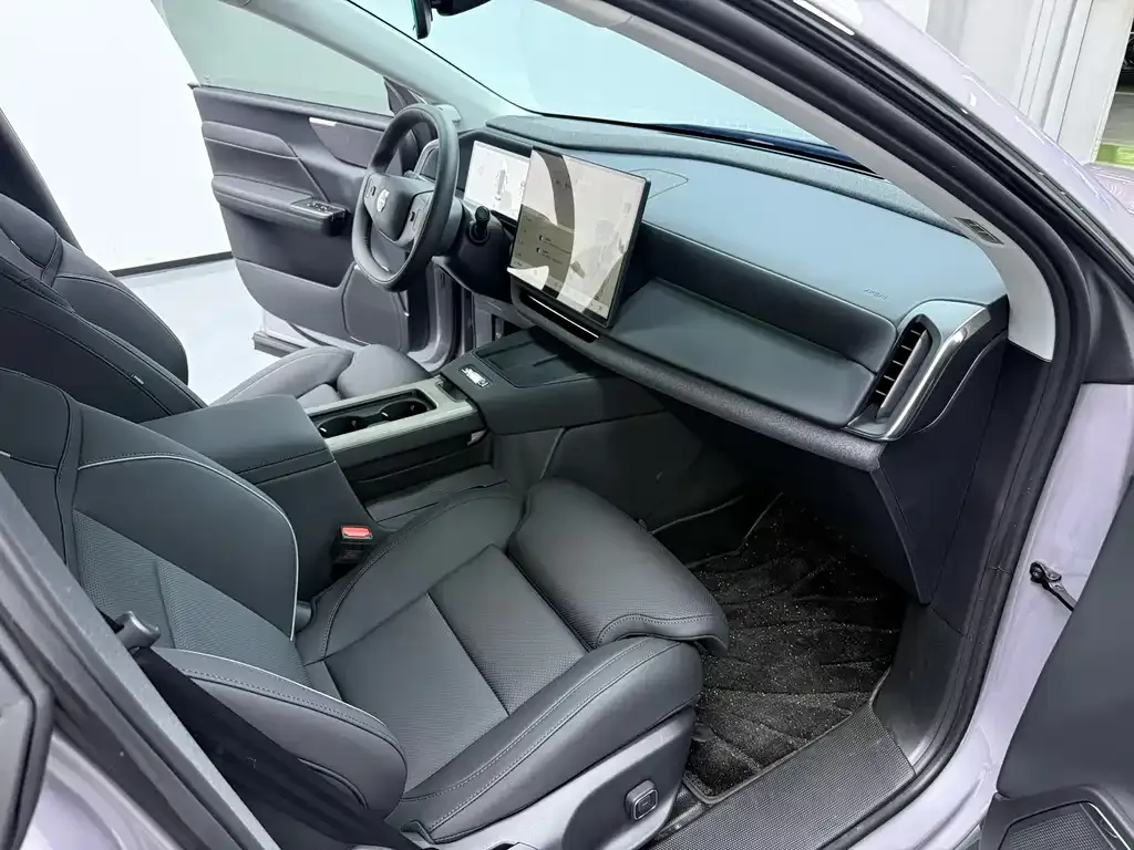 Volvo XC70 Plug-in Hybrid — фото 8