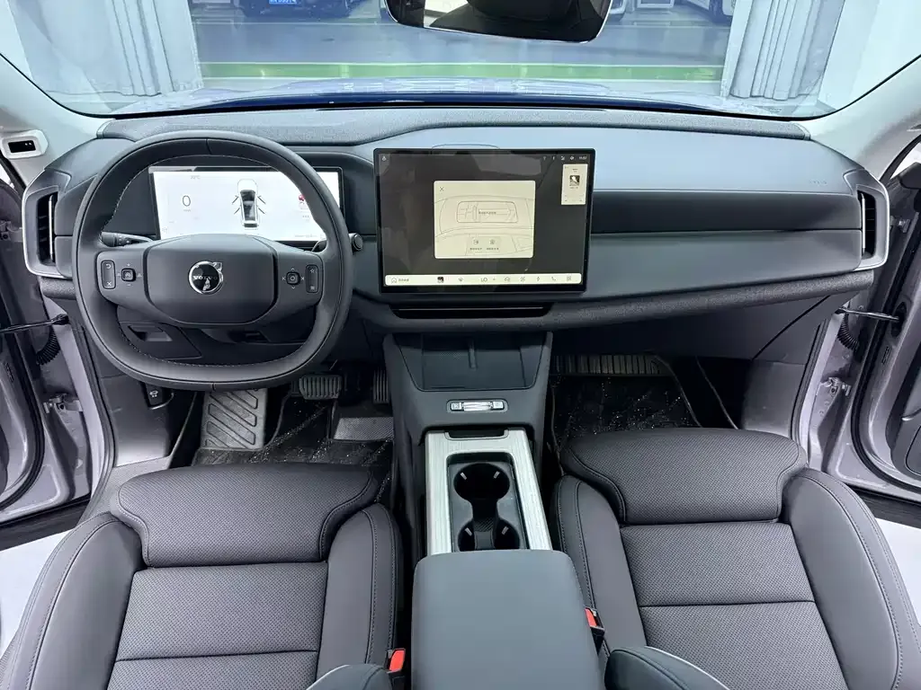 Volvo XC70 Plug-in Hybrid — фото 9