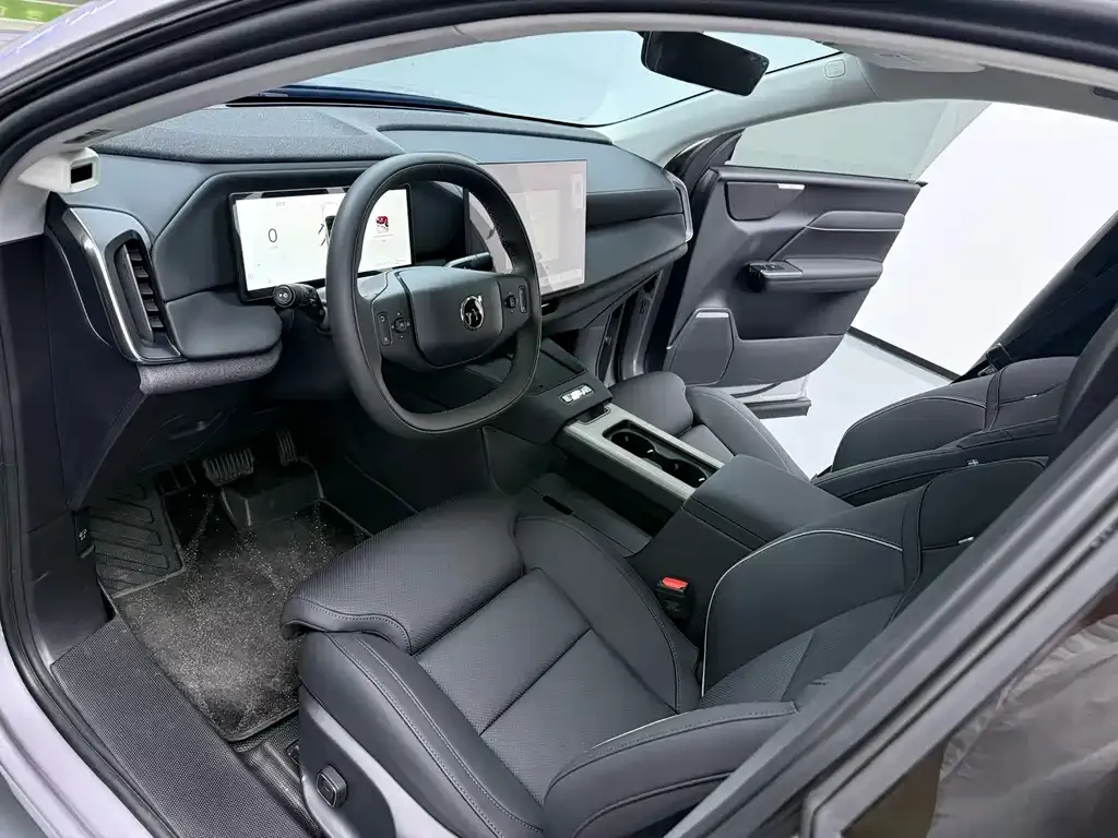 Volvo XC70 Plug-in Hybrid — фото 5