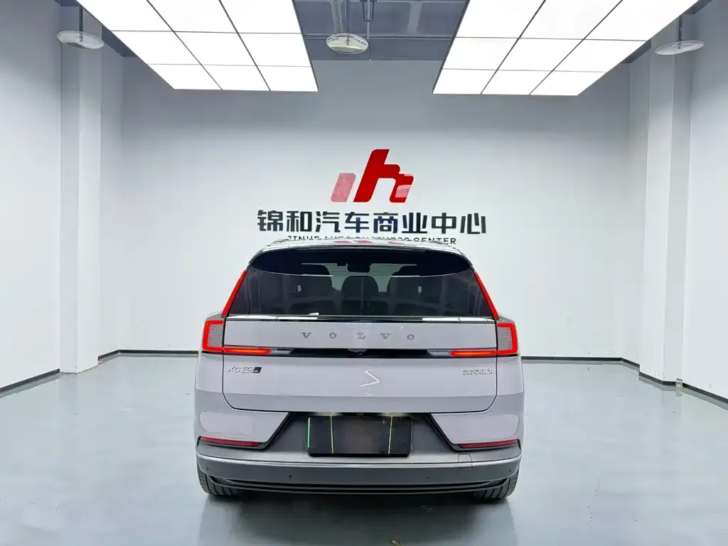 Volvo XC70 Plug-in Hybrid — фото 3