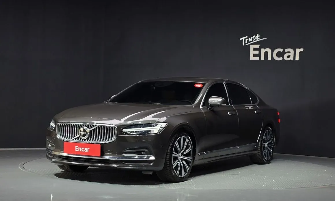 Volvo S90 — фото 1