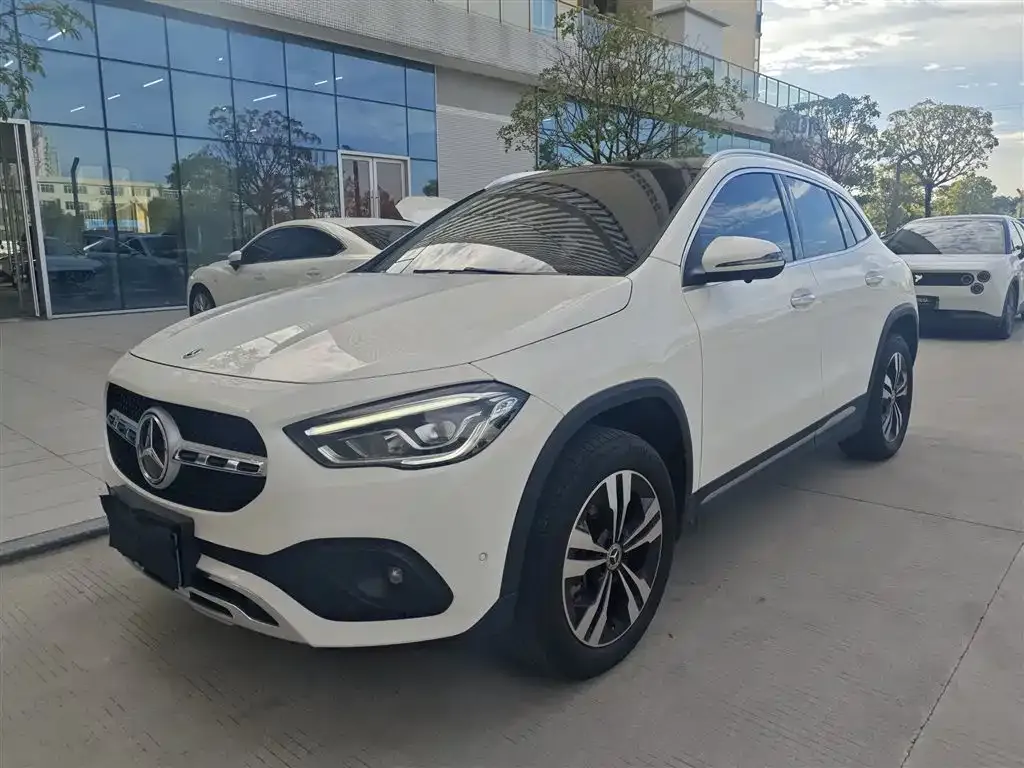 Mercedes-Benz GLA — фото 1